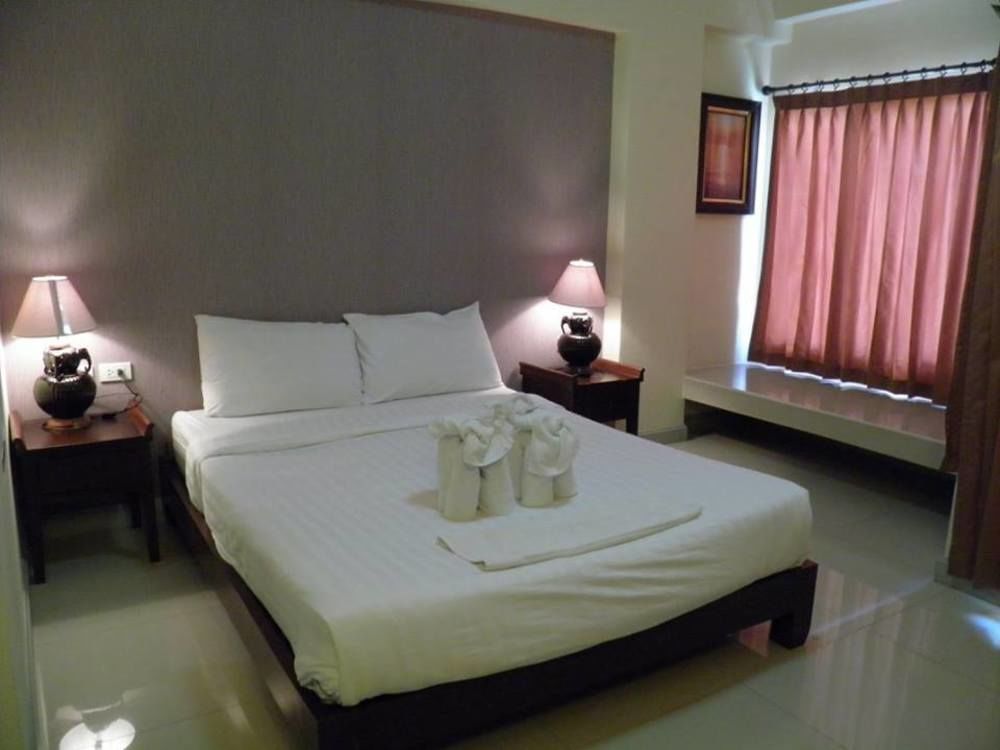 ชีวาปุรี เรสซิเดนซ์ บางแสน Hotel ชลบุรี ภายนอก รูปภาพ