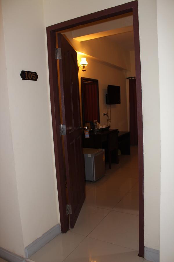 ชีวาปุรี เรสซิเดนซ์ บางแสน Hotel ชลบุรี ภายนอก รูปภาพ