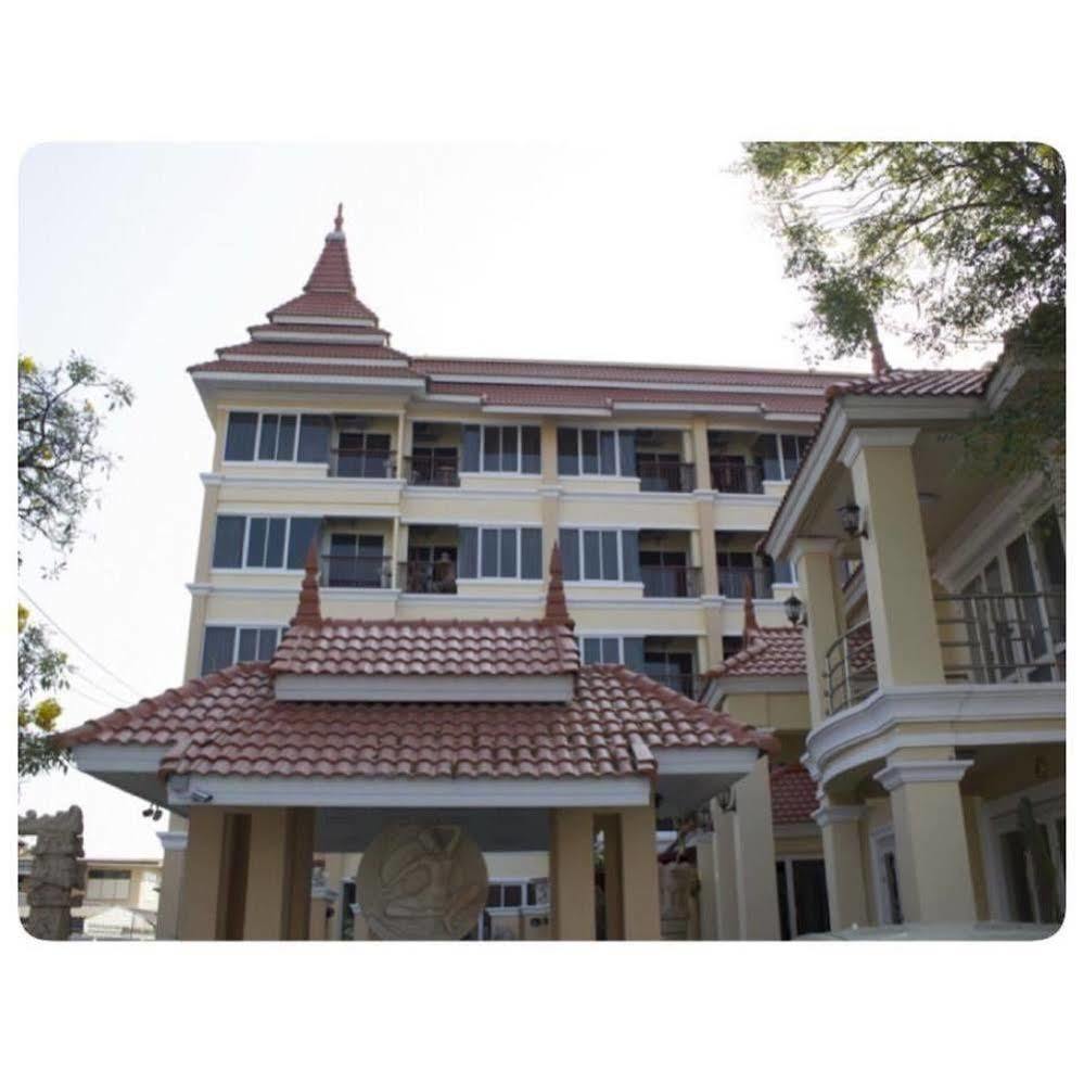 ชีวาปุรี เรสซิเดนซ์ บางแสน Hotel ชลบุรี ภายนอก รูปภาพ